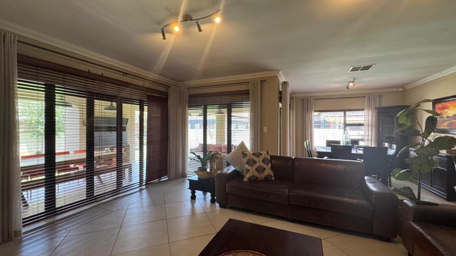 4 Bedroom Property for Sale in Roylglen Gardens Northern Cape